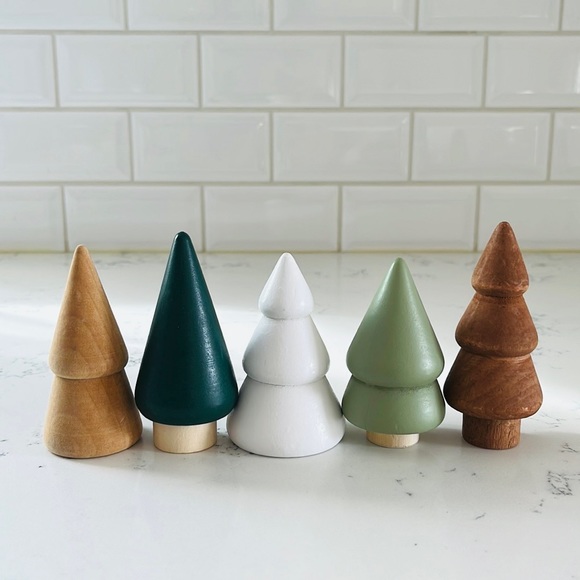 Target Bullseye’s Wood Mini Christmas Trees - Picture 4 of 16